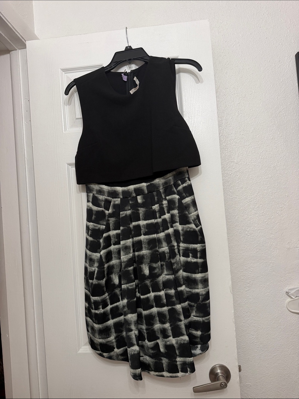 Rachel Roy Black & White Grid Print Pleated Looking Dress (with pockets!)